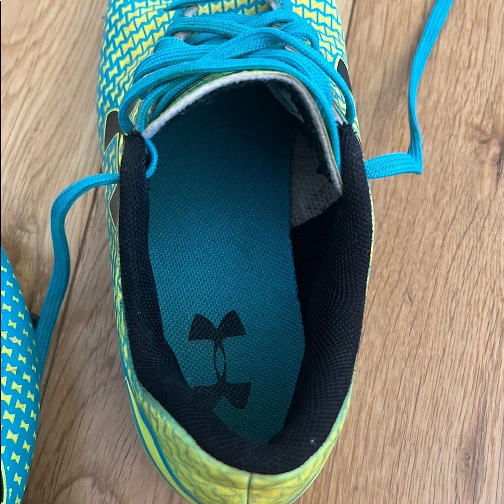 Under Armour Yellow and Blue Soccer Cleats Sz 3.5 used -Make An Offer- - Picture 8 of 13